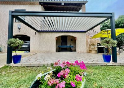 Pergola bioclimatique à Roaix