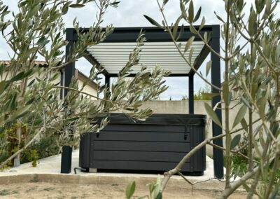 Pergola bioclimatique pour spa à Orange