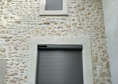 Volets roulants solaires alu gris quartz 7039 à Orange