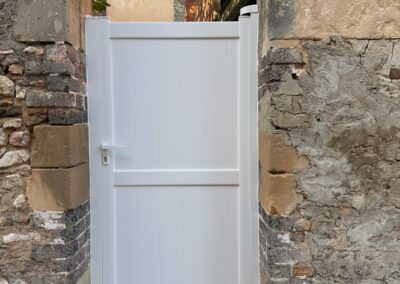 Portillon alu blanc à Cavillargues dans le Gard (30)