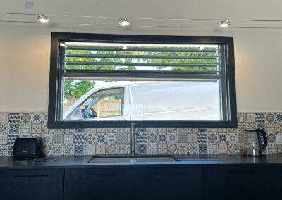 BSO Brise Soleil Orientable RAL 7016 ouvert à Villedieu Vaucluse (84)