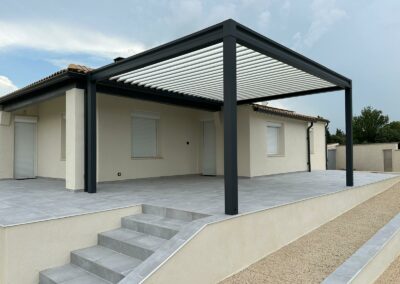 Pergola bioclimatique Gris 7016 à Orange (84)