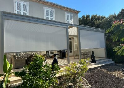 Pergola bioclimatique gris 2800 s avec store screen motorisé (vaucluse 84)