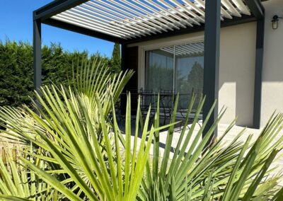 Pergola bioclimatique gris 7016 à Orange Vaucluse (84)