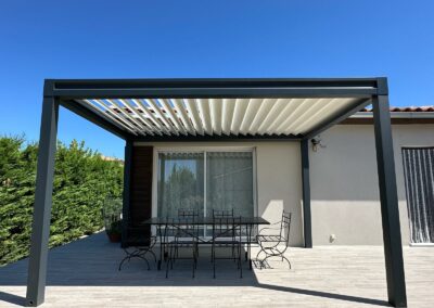 Pergola bioclimatique gris 7016 à Orange Vaucluse (84)